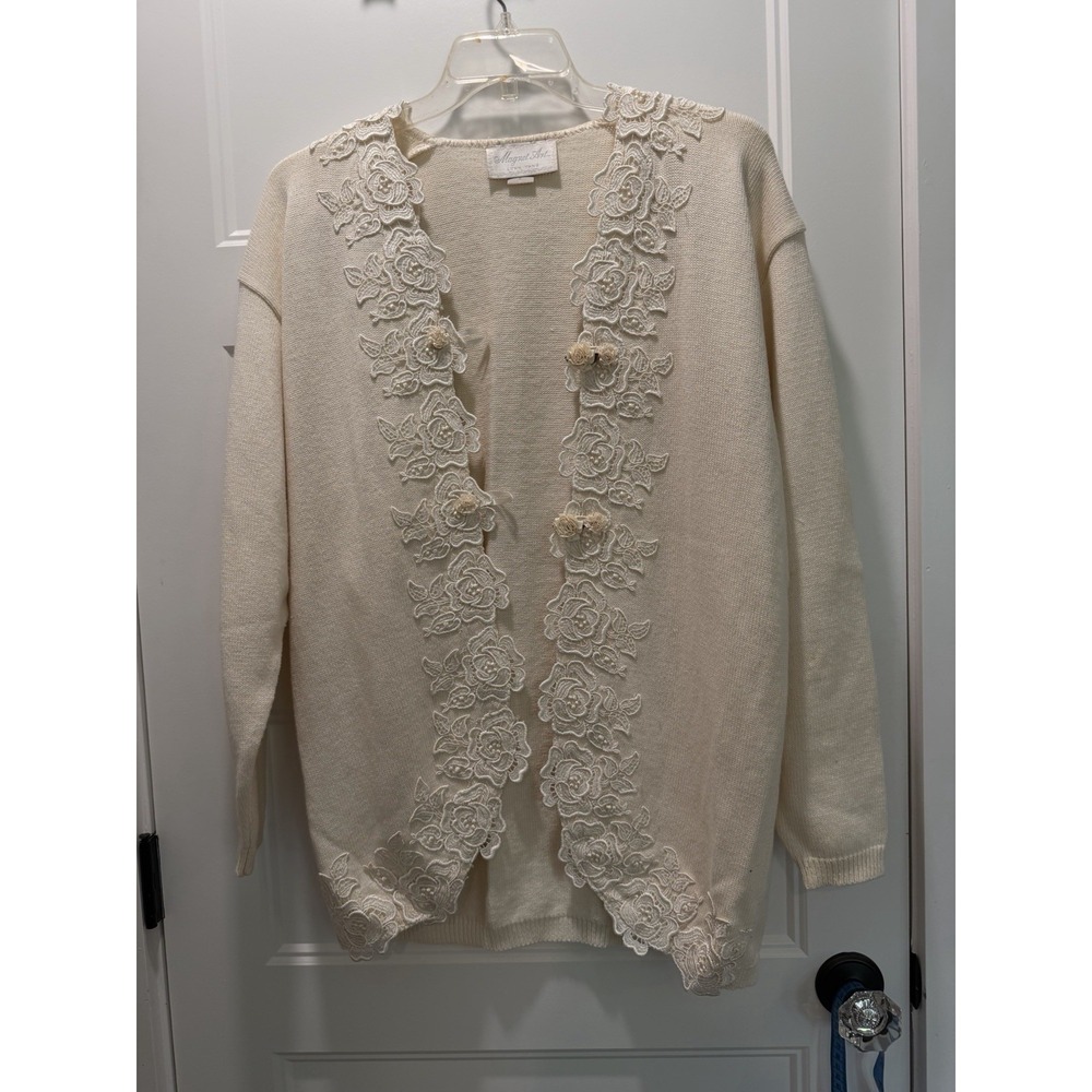 Magnet Art Lynn Yang L Ivory Lace Rose Cardigan Soutache Embroidered Cottagecore